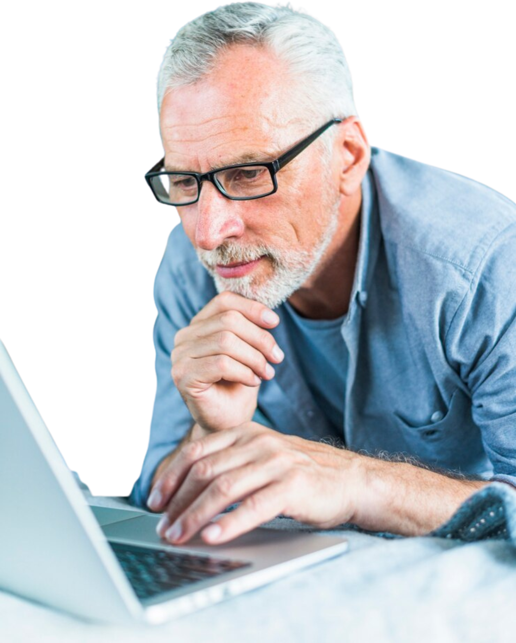 Homem usando laptop